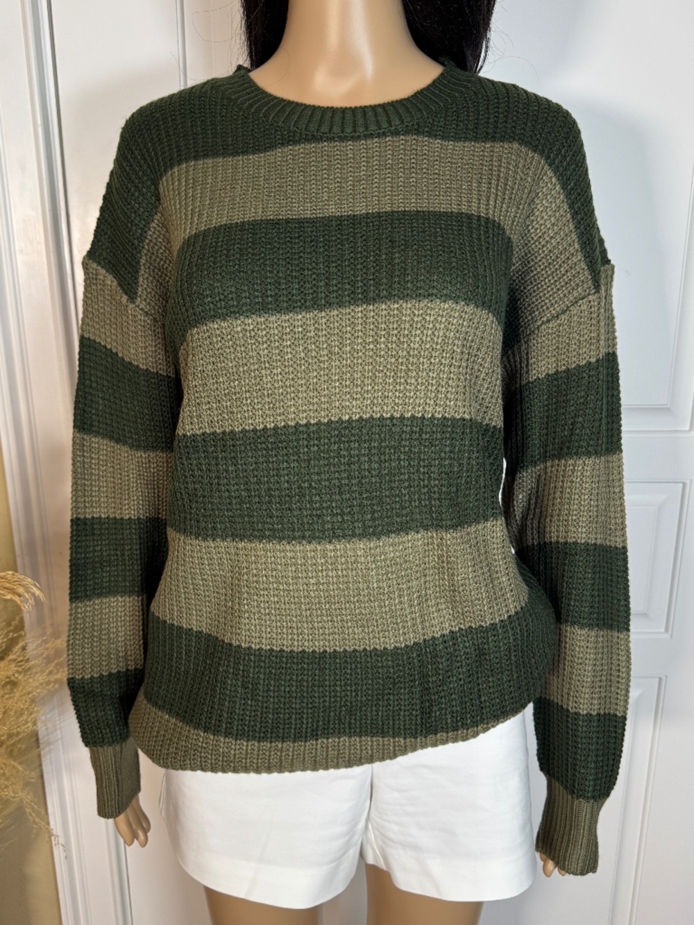 SHADES OF GREEN COLOR BLOCK KNIT SWEATER SIZE MEDIUM - NWT